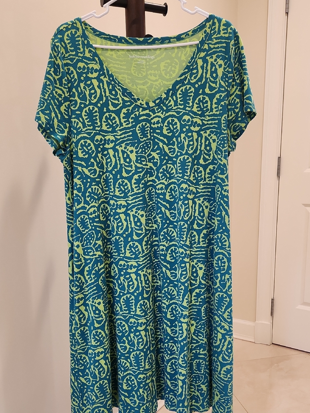 Soft Surroundings Santiago Gaia Short Teal and Lime Printed V-Neck Dress